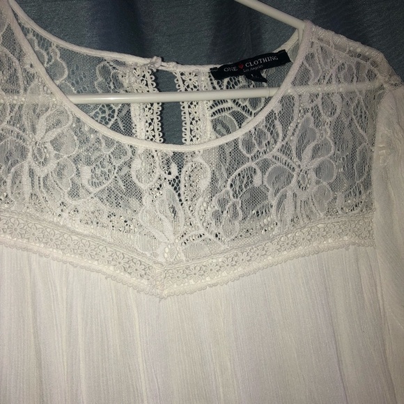 One Clothing White Lace Top size L , romantic looking white blousy top - Picture 4 of 9